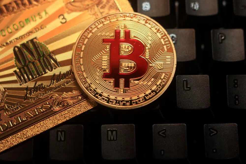 conceptual-image-worldwide-cryptocurrency-digital-payment-system-2 ลงทุน Bitcoin