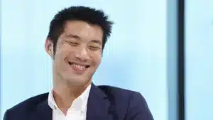 ธนาธร จึงรุ่งเรืองกิจ